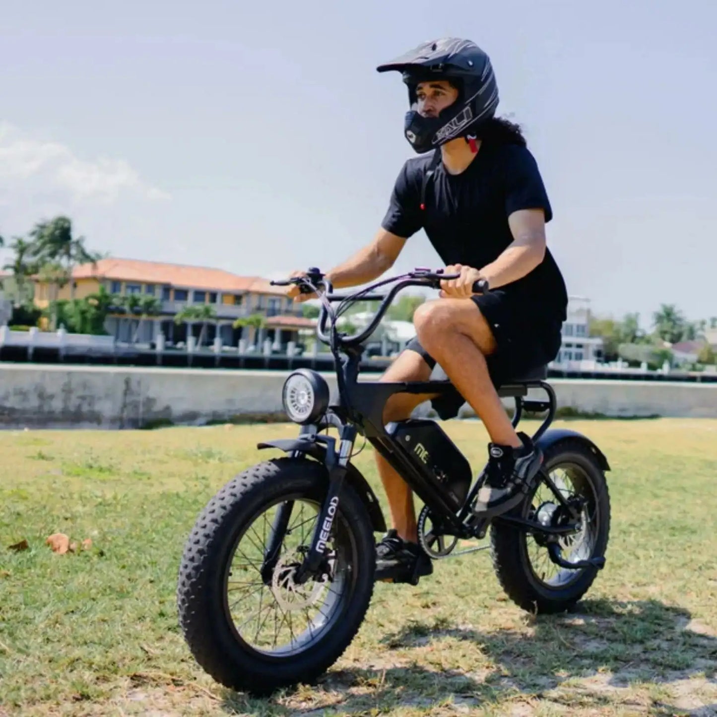 MEELOD DK200 20" Retro Moped Style Electric Bike .