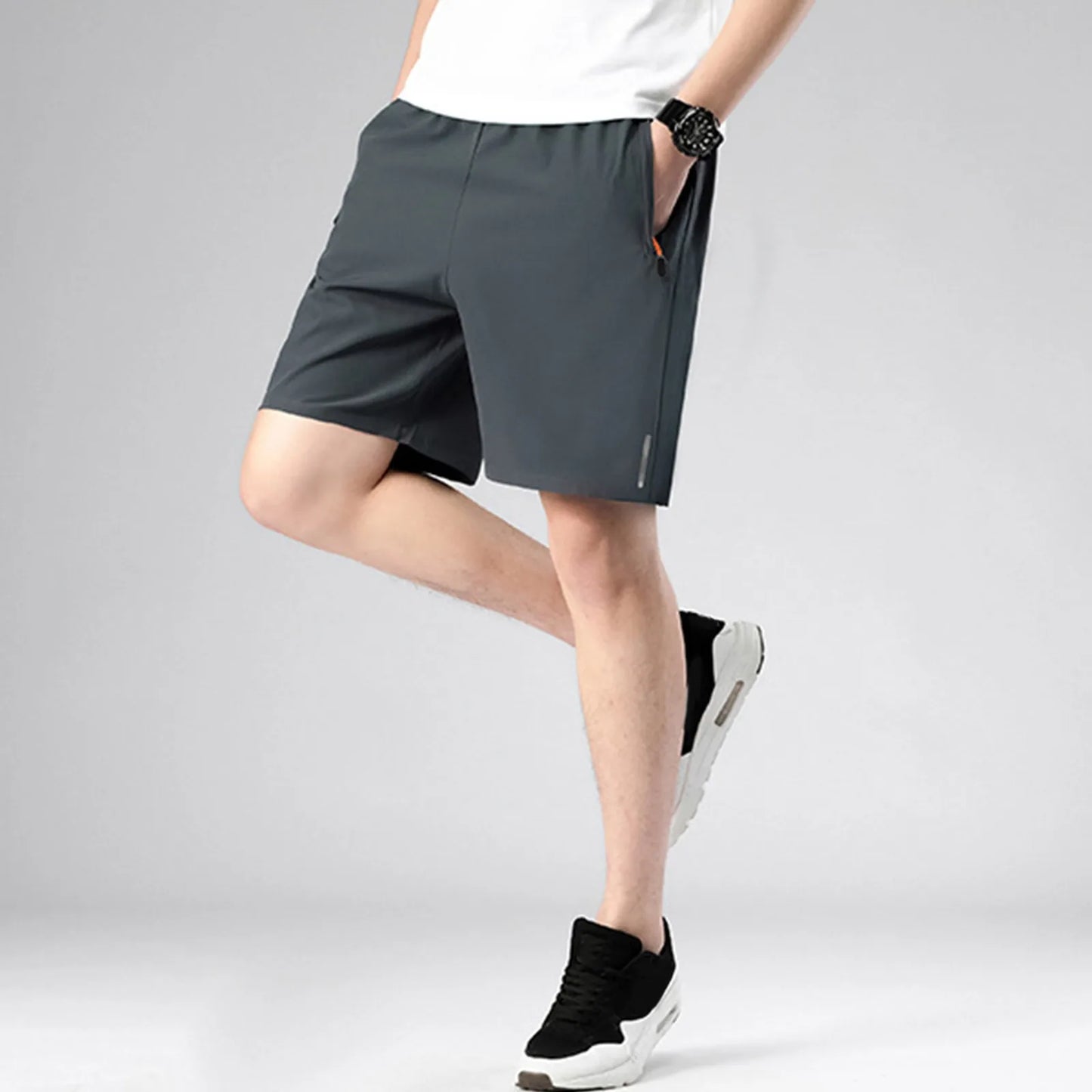 Quick Dry Athletic Shorts With Zipper Pockets  For Men.