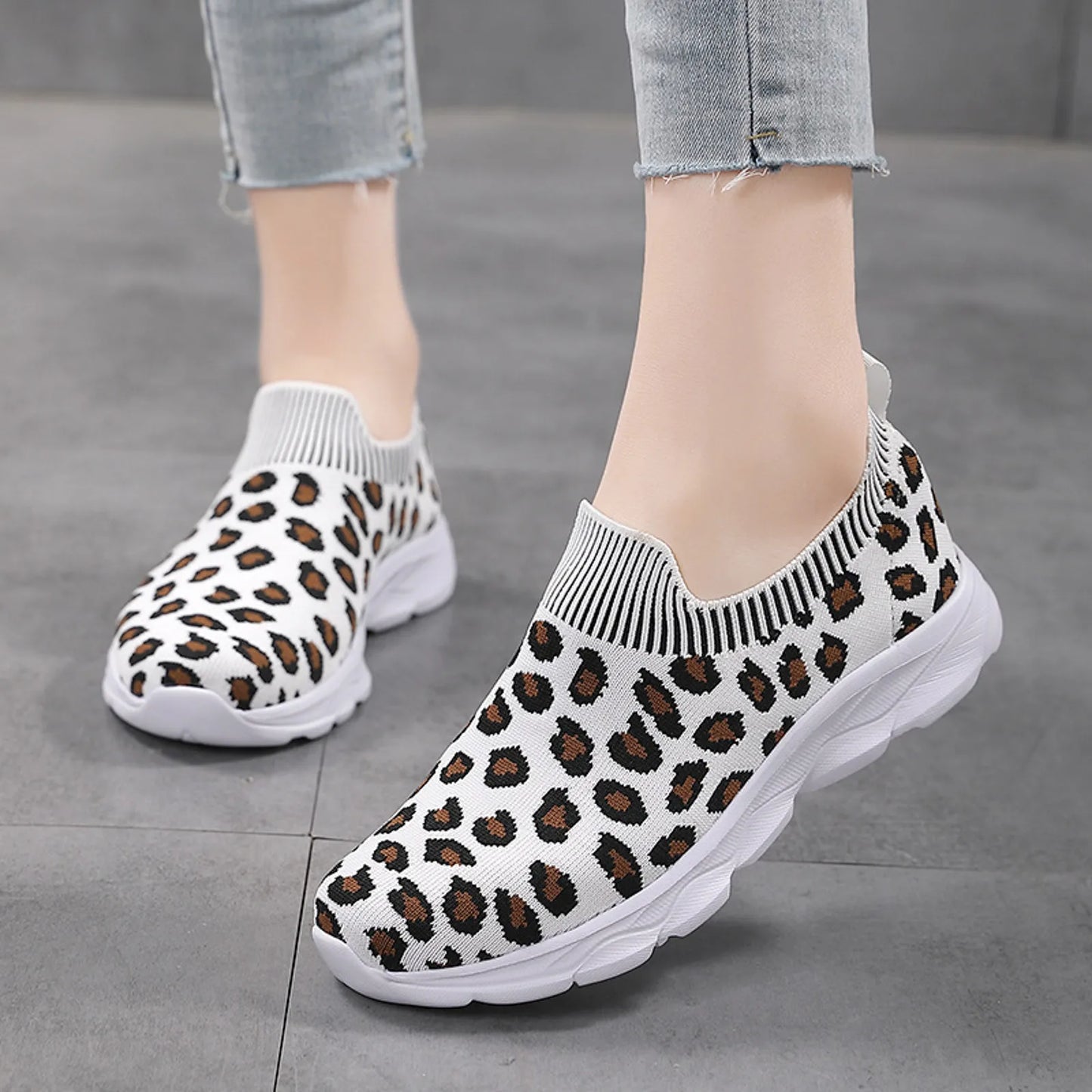 Walking Mesh Flat Sneakers For Women.