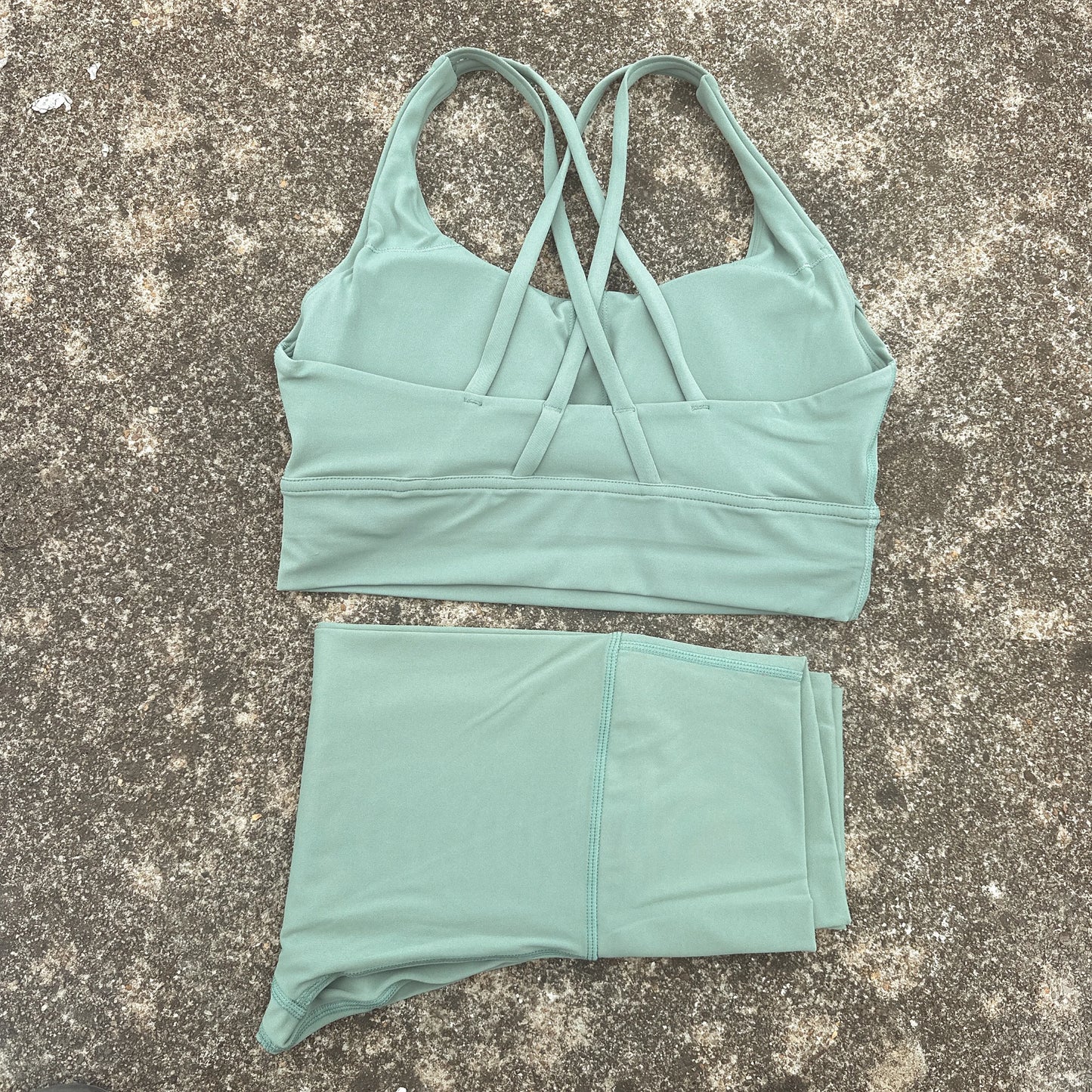 Tight Soft Cross Fitness Bra & Compression High Waist Yoga Legging For Fitness Training.
