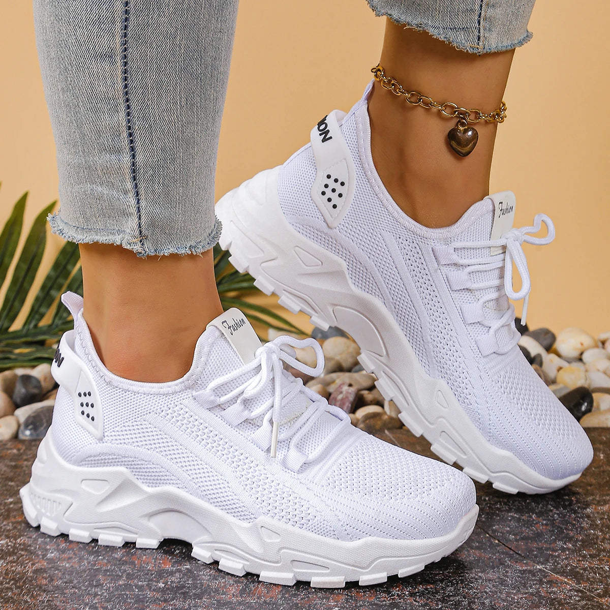 FASHION Women's summer sneakers.