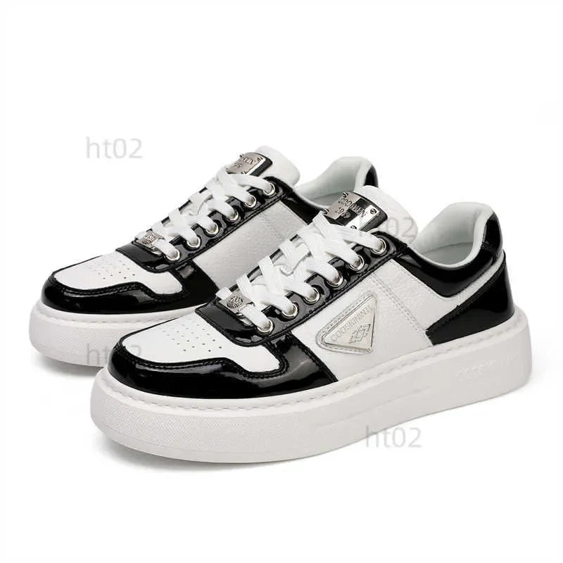 Casual Fashion Designer Sneaker Shoes For Men & Women.
