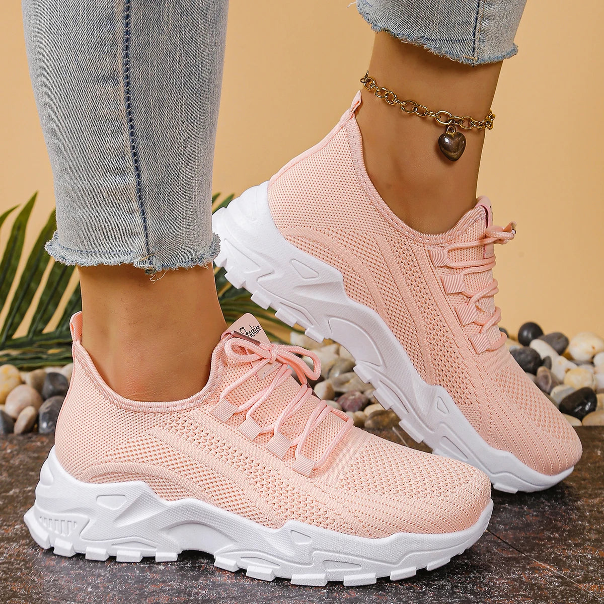 FASHION Women's summer sneakers.